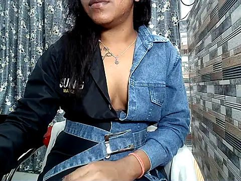 HOT AARVI11 online show from 4, 11, 2025