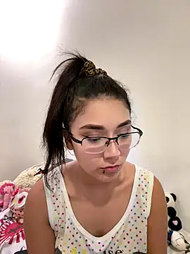 Snapshot of Chikinela chatting on 13, 10, 2025 Chikinela online show from 13, 10, 2025