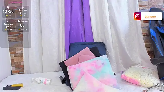 Brandy brown  online show from 20, 4, 2026