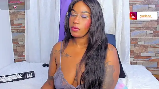 Brandy brown  online show from 25, 3, 2026