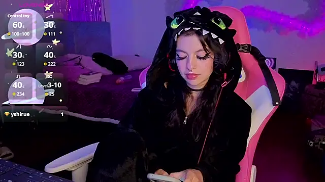 larah uwu online show from 6, 4, 2026