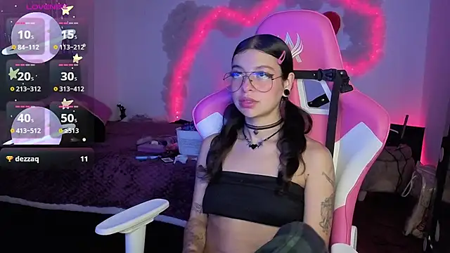 larah uwu online show from 13, 2, 2026