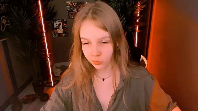 Snapshot of Selen_hells_weet chatting on 19, 10, 2025 Selen hells weet online show from 19, 10, 2025