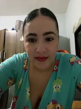 Snapshot of IvettSt_ chatting on 6, 1, 2026 IvettSt online show from 6, 1, 2026