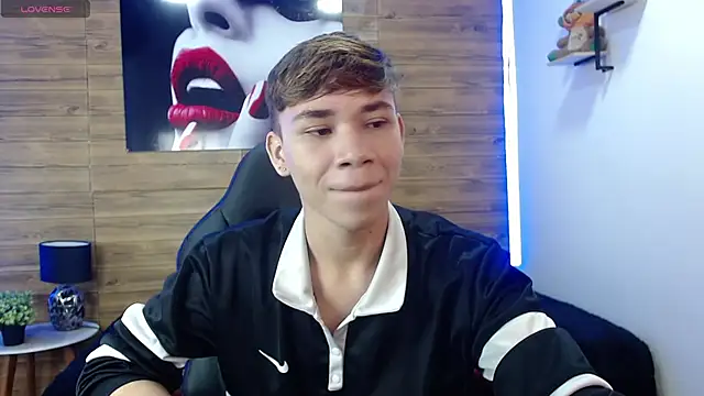 Snapshot of nathanclay chatting on 5, 5, 2026 nathanclay online show from 5, 5, 2026