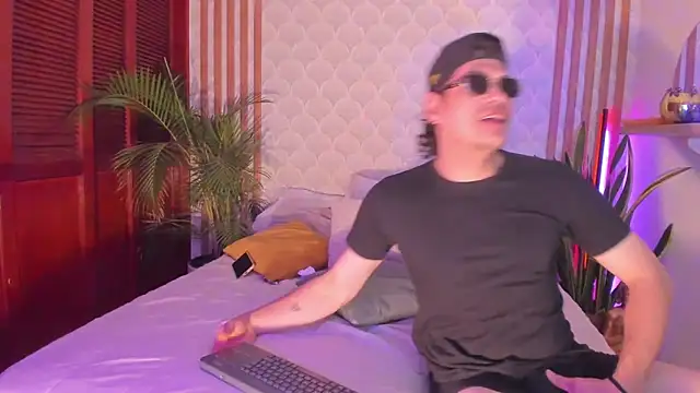 Snapshot of Cristian_blaze chatting on 19, 11, 2025 Cristian blaze online show from 19, 11, 2025