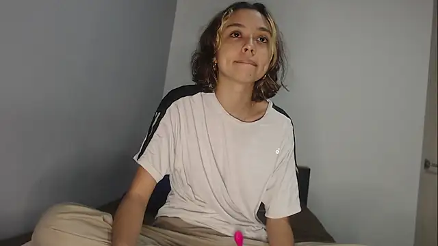 Snapshot of brisazanes chatting on 16, 11, 2025 brisazanes online show from 16, 11, 2025