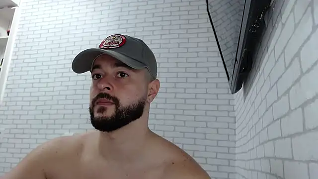 Snapshot of BombeiroHotx chatting on 30, 9, 2025 BombeiroHotx online show from 30, 9, 2025