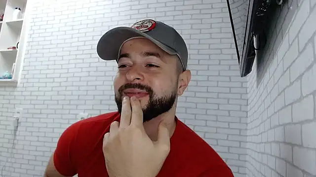 Snapshot of BombeiroHotx chatting on 8, 9, 2025 BombeiroHotx online show from 8, 9, 2025