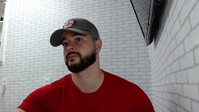 Snapshot of BombeiroHotx chatting on 5, 10, 2025 BombeiroHotx online show from 5, 10, 2025