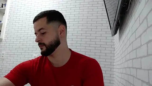 Snapshot of BombeiroHotx chatting on 5, 11, 2025 BombeiroHotx online show from 5, 11, 2025