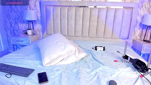 AlaiaMoretti online show from 25, 10, 2025