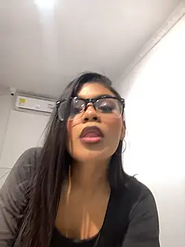 AlaiaMoretti online show from 9, 11, 2025