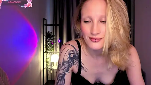 BiancaHelo online show from 22, 10, 2025