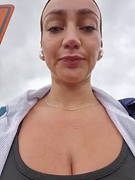 Ninabigtitied online show from 30, 6, 2026