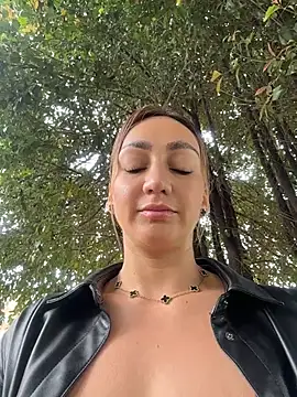 Ninabigtitied online show from 15, 5, 2026