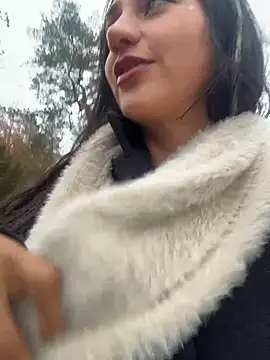 Ninabigtitied online show from 10, 11, 2025