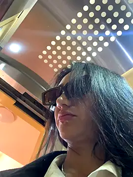 Ninabigtitied online show from 12, 10, 2025