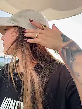 Ninabigtitied online show from 12, 4, 2026