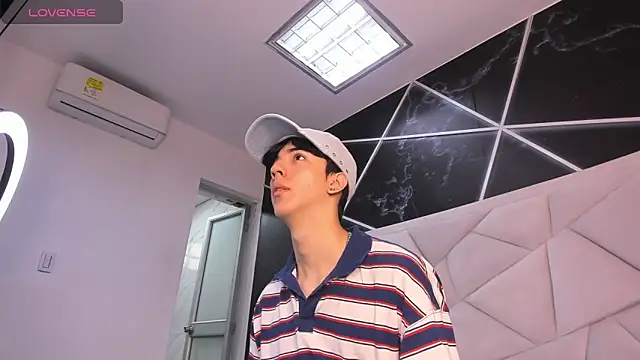 Snapshot of AerumChae chatting on 23, 4, 2026 AerumChae online show from 23, 4, 2026