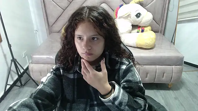 Snapshot of Velvet_Moon_V chatting on 13, 11, 2025 Velvet Moon V online show from 13, 11, 2025