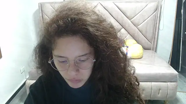 Snapshot of Velvet_Moon_V chatting on 11, 11, 2025 Velvet Moon V online show from 11, 11, 2025