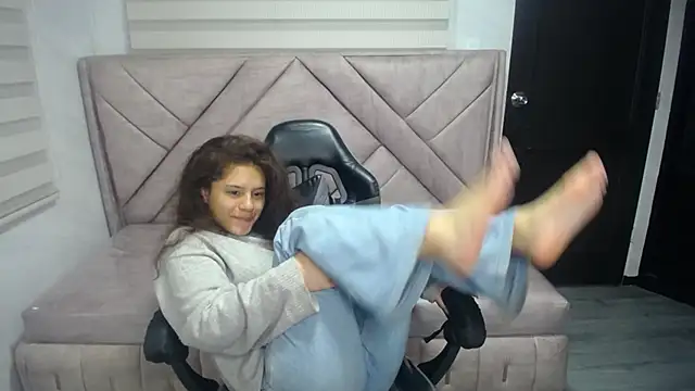 Snapshot of Velvet_Moon_V chatting on 10, 10, 2025 Velvet Moon V online show from 10, 10, 2025