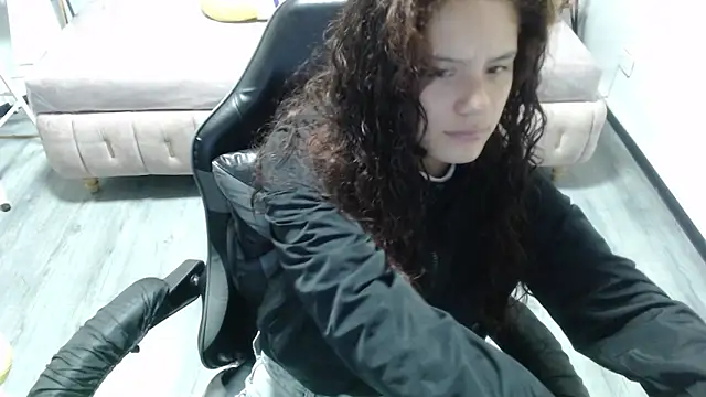 Snapshot of Velvet_Moon_V chatting on 18, 11, 2025 Velvet Moon V online show from 18, 11, 2025