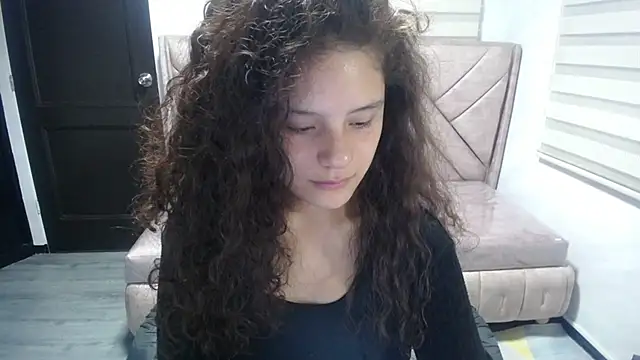 Snapshot of Velvet_Moon_V chatting on 14, 10, 2025 Velvet Moon V online show from 14, 10, 2025