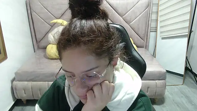 Velvet Moon V online show from 16, 12, 2025