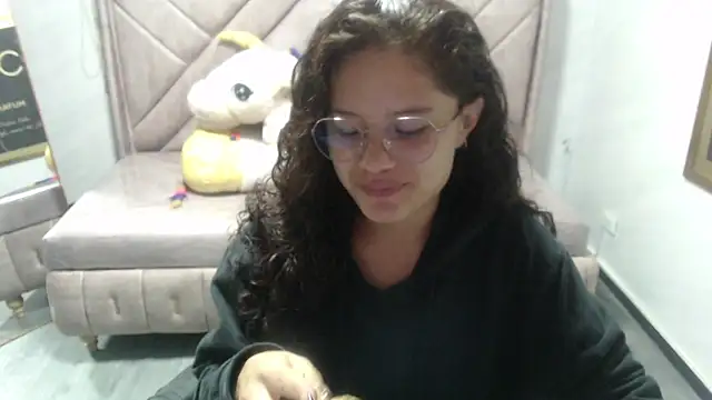 Snapshot of Velvet_Moon_V chatting on 29, 10, 2025 Velvet Moon V online show from 29, 10, 2025