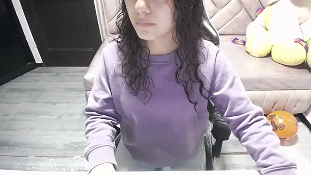 Snapshot of Velvet_Moon_V chatting on 22, 10, 2025 Velvet Moon V online show from 22, 10, 2025