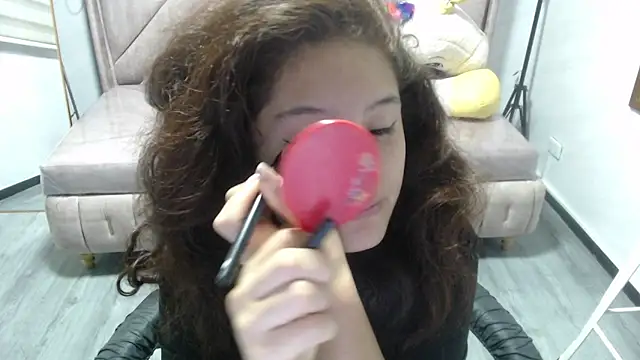 Snapshot of Velvet_Moon_V chatting on 19, 11, 2025 Velvet Moon V online show from 19, 11, 2025