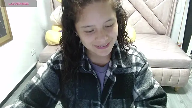 Snapshot of Velvet_Moon_V chatting on 15, 11, 2025 Velvet Moon V online show from 15, 11, 2025