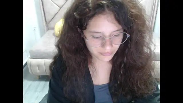 Snapshot of Velvet_Moon_V chatting on 28, 10, 2025 Velvet Moon V online show from 28, 10, 2025