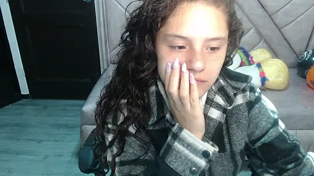 Snapshot of Velvet_Moon_V chatting on 24, 10, 2025 Velvet Moon V online show from 24, 10, 2025