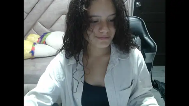 Snapshot of Velvet_Moon_V chatting on 25, 10, 2025 Velvet Moon V online show from 25, 10, 2025