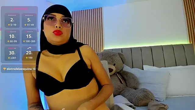 Snapshot of naishaa_ chatting on 16, 10, 2025 naishaa online show from 16, 10, 2025