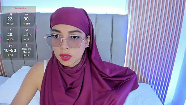 Snapshot of naishaa_ chatting on 24, 10, 2025 naishaa online show from 24, 10, 2025