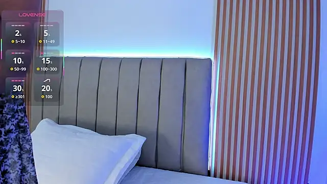 Snapshot of naishaa_ chatting on 23, 10, 2025 naishaa online show from 23, 10, 2025