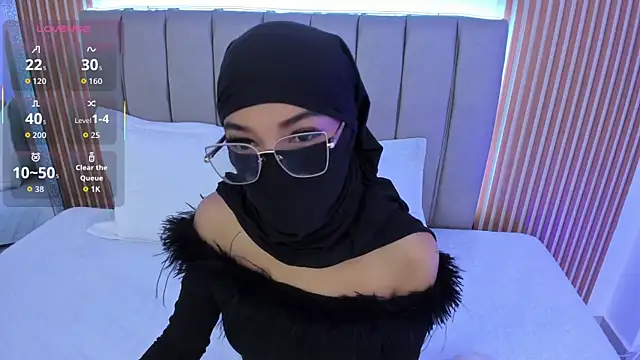 Snapshot of naishaa_ chatting on 25, 10, 2025 naishaa online show from 25, 10, 2025