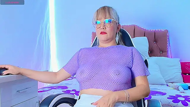 naomi diamond  online show from 21, 4, 2026
