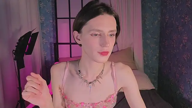 madi snow online show from 9, 11, 2025