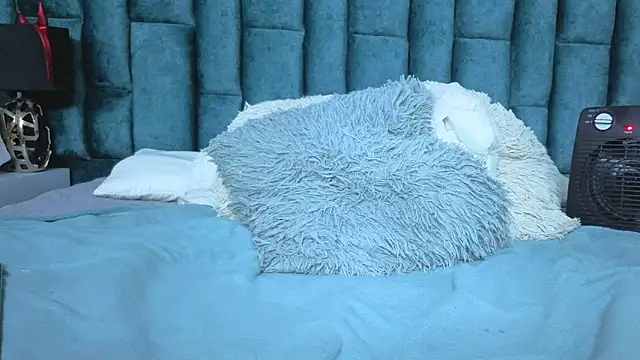 Emma Foxi online show from 10, 4, 2026