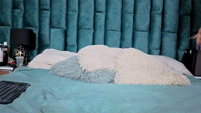 Emma Foxi online show from 17, 2, 2026