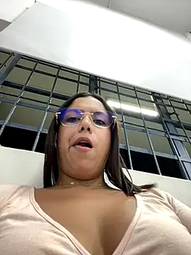 Snapshot of LICEET chatting on 10, 9, 2025 LICEET online show from 10, 9, 2025