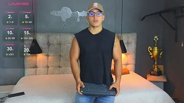 Horny nick18 online show from 23, 12, 2025