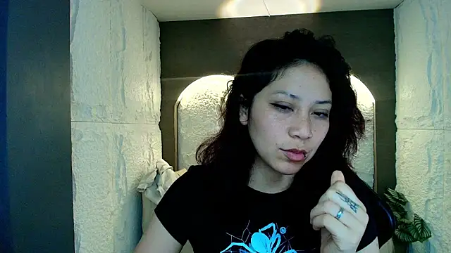 valentina r  online show from 2, 4, 2026