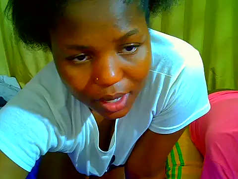 SweetHoney21  online show from 31, 5, 2026