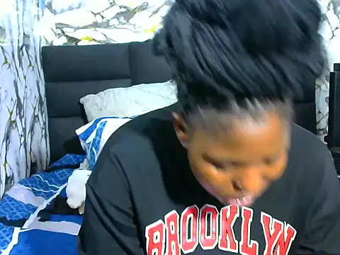 SweetHoney21  online show from 5, 3, 2026